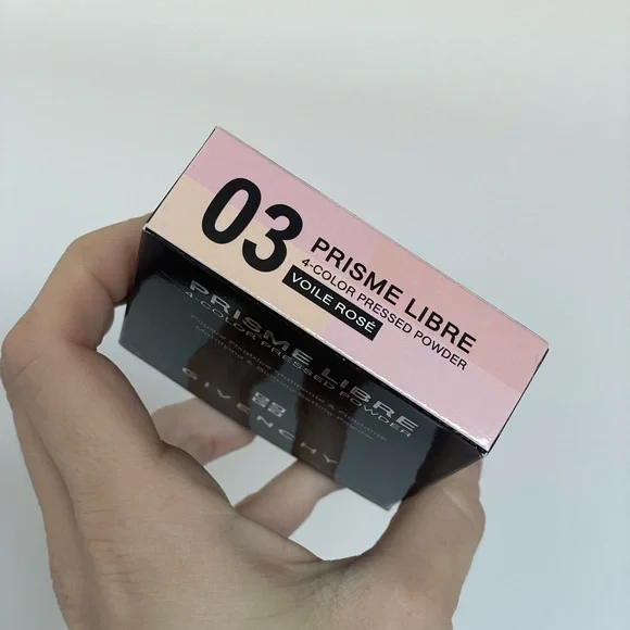 Givenchy Prisme Libre Mattifying & Blurring Setting Powder - Picture 6 of 8